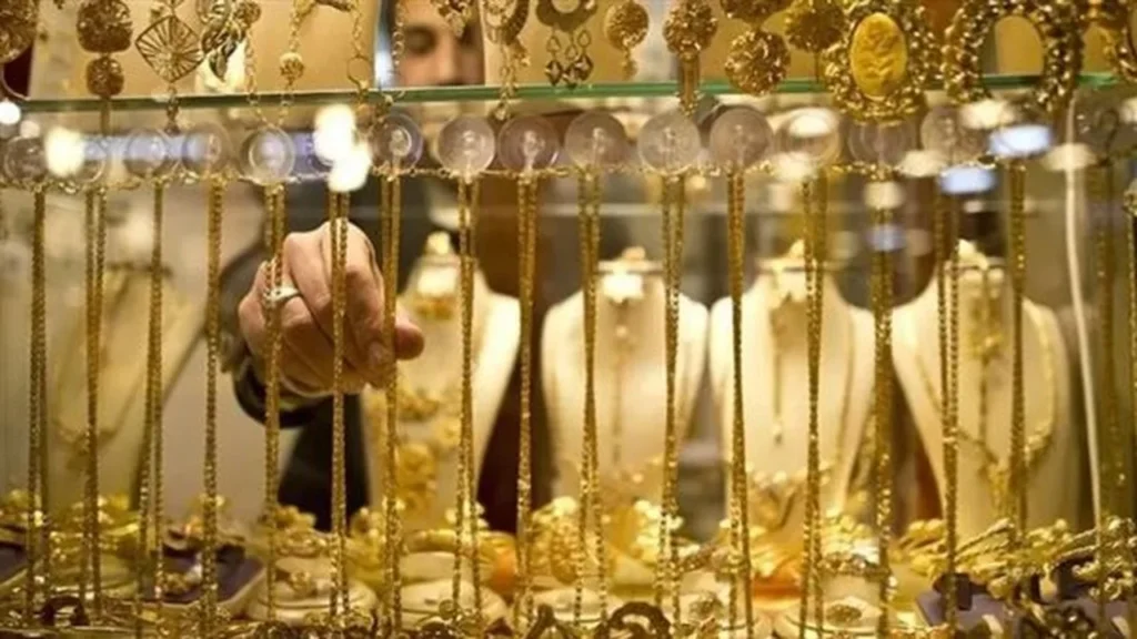 الذهب يواصل الصعود.. سعر الجرام عيار 21 يقترب من حاجز 7000 جنيه بالتداولات الأخيرة